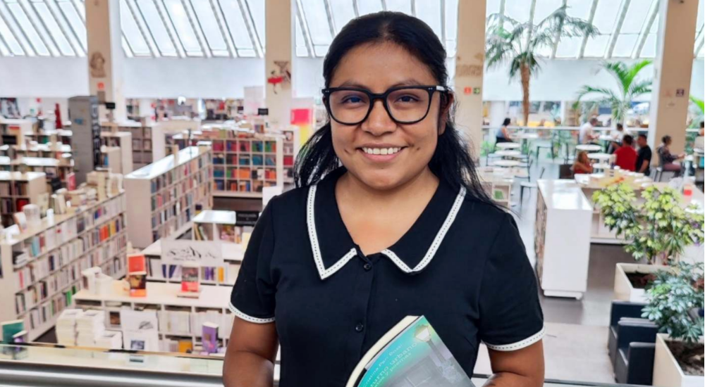 Sandra Martínez gana el Premio Nacional de Cuento José Alvarado 2025 con “A la distancia”