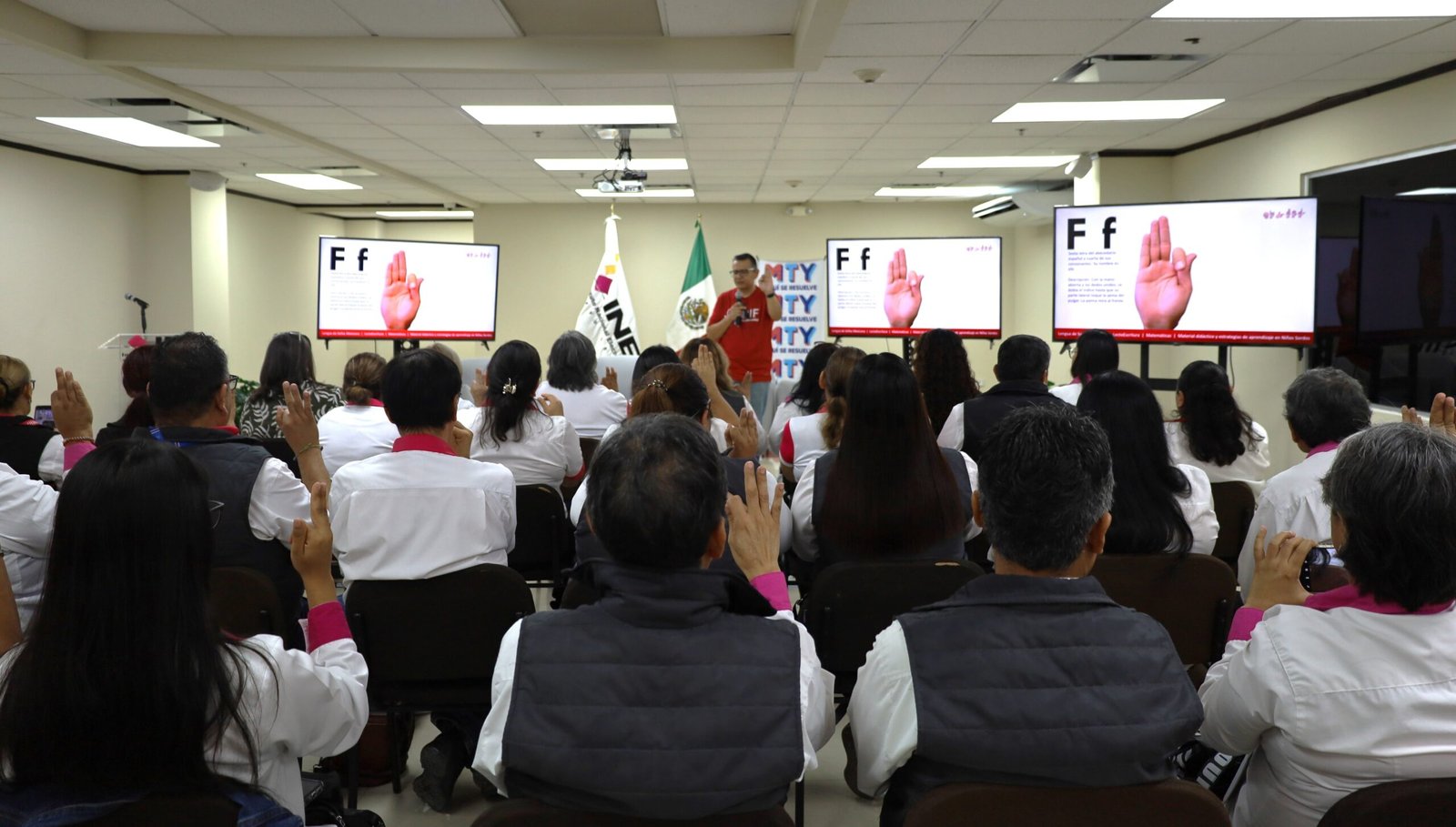INE Nuevo León impulsa la inclusión con capacitación en Lengua de Señas Mexicana