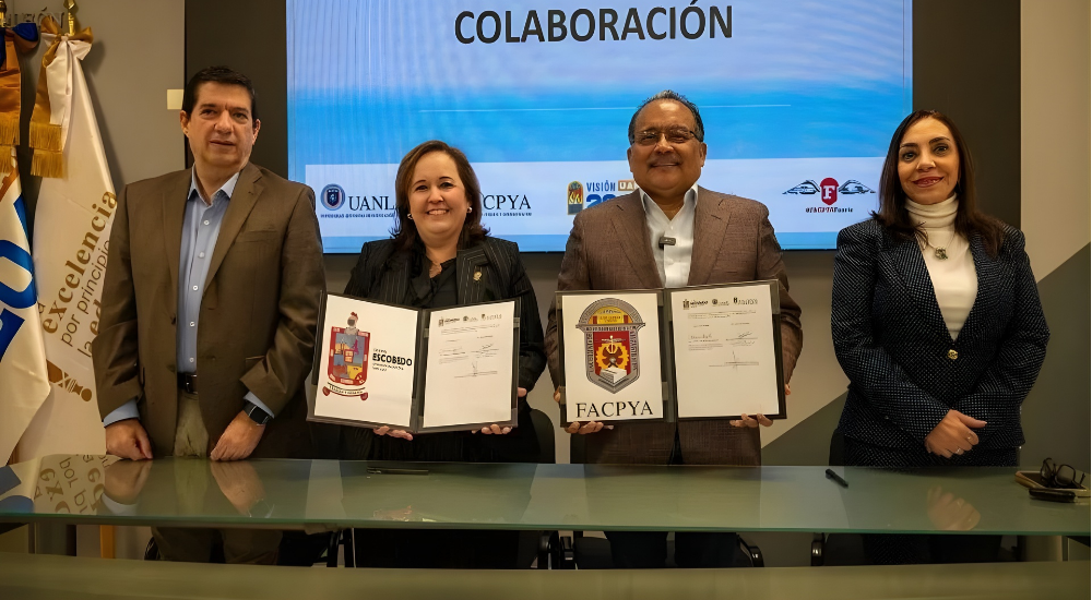 Escobedo firma convenio con la UANL para capacitar a servidores públicos