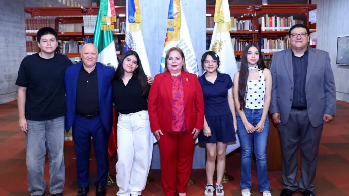 Cuatro estudiantes destacan en examen de ingreso a bachillerato UANL