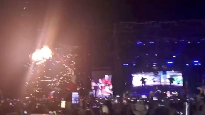 García ignora el veto y utiliza pirotecnia en Fiestas Patrias