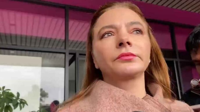 Carla Humphrey solicita investigar contratos del INE tras renuncia de Guadalupe Taddei
