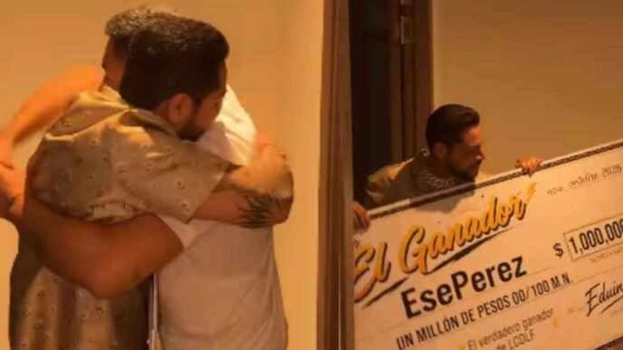Eduin Caz sorprende a Ese Pérez con un regalo impactante